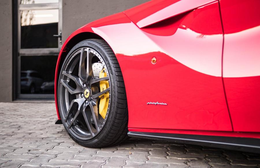 Детали экстерьера Ferrari F12berlinetta by RACE! 2018 года  (фото 10 из 18)